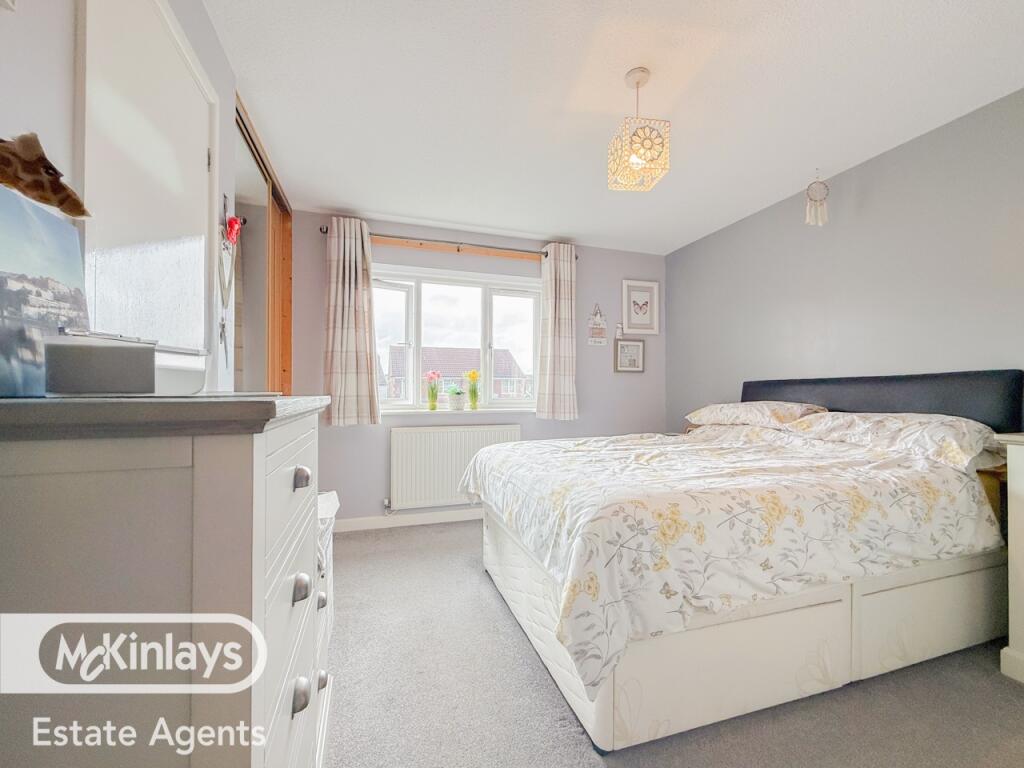 2 Bedroom home in Larch Close, Bridgwater photo 4
