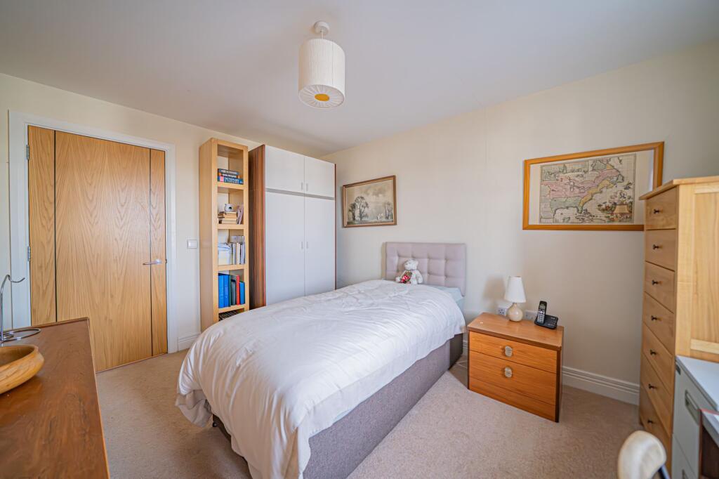 Additional image 11 of High Street, Knowle, B93