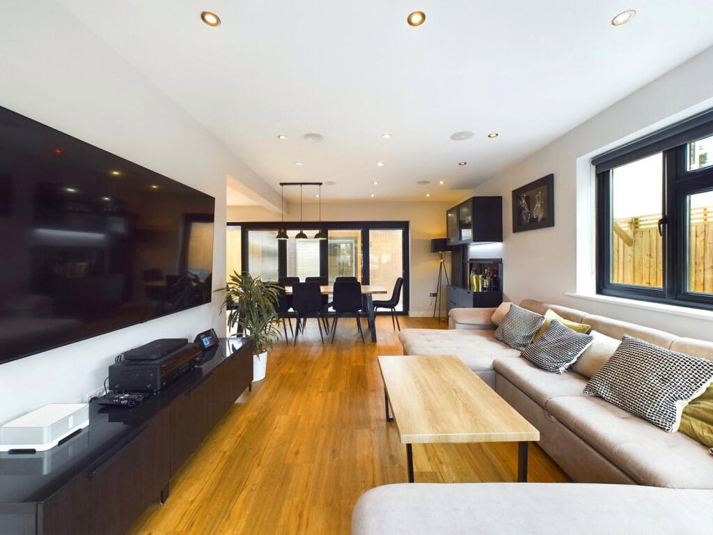 House in Worthing, West Sussex - View 3