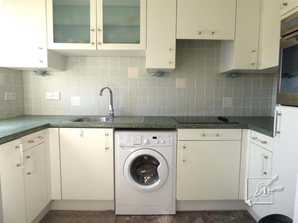 Apartment in Dartford - View 5