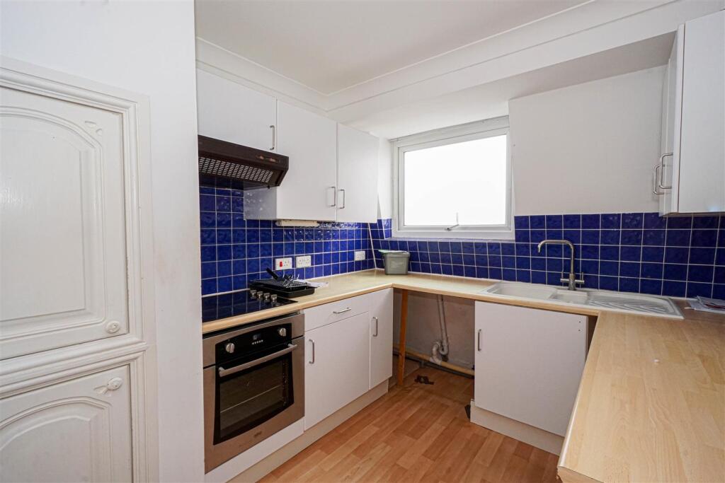 Apartment in Hastings, East Sussex - View 5