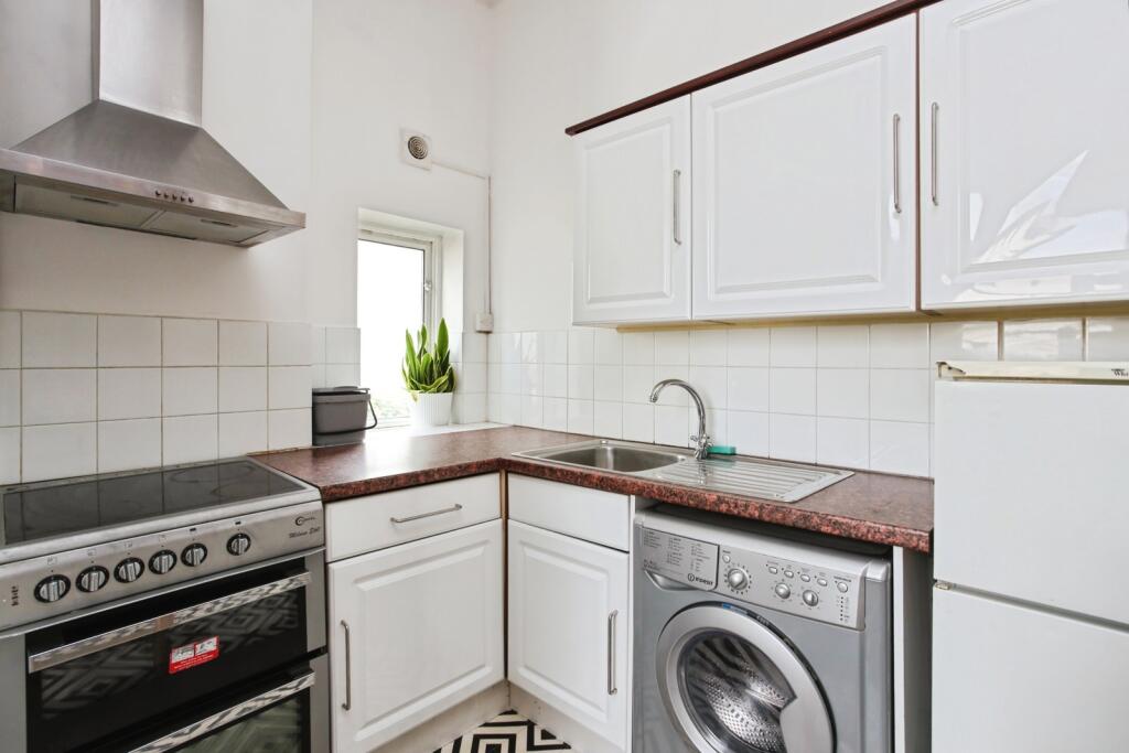Apartment in Tunbridge Wells, High Brooms, St James - View 2