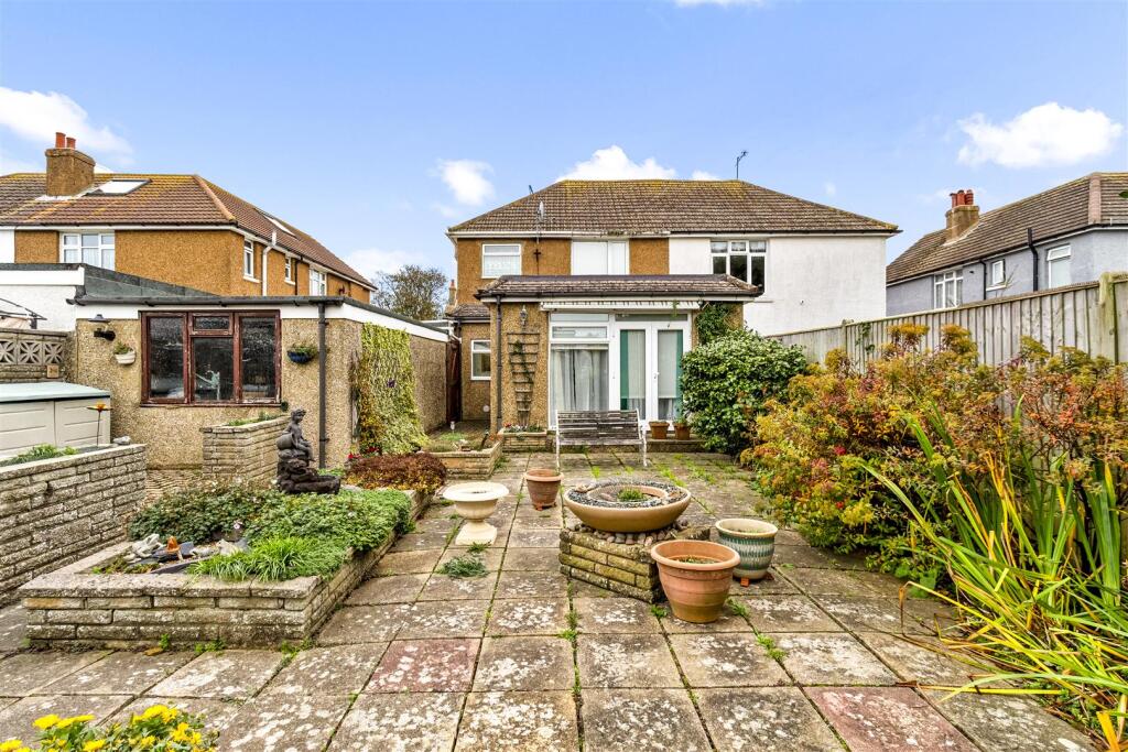Woodlea Road, Worthing - View 2