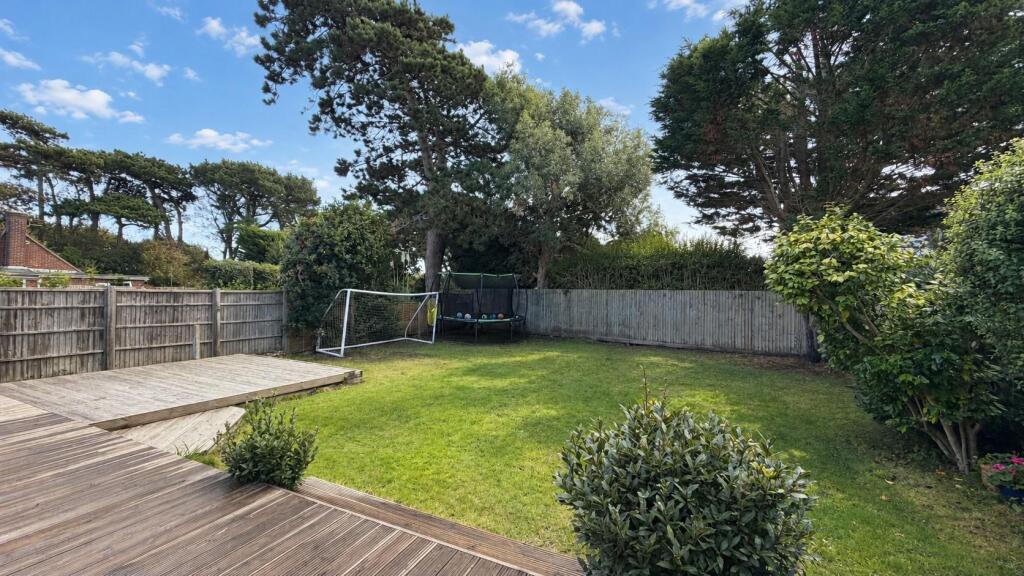 Seafield Park Road, Hill Head,Fareham photo 2