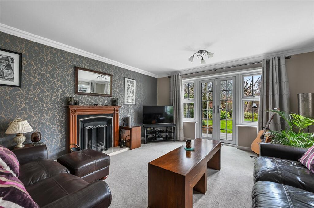13, Drovers Way, St. Michaels Mead, Bishop's Stortford, Hertfordshire, CM23 photo 2