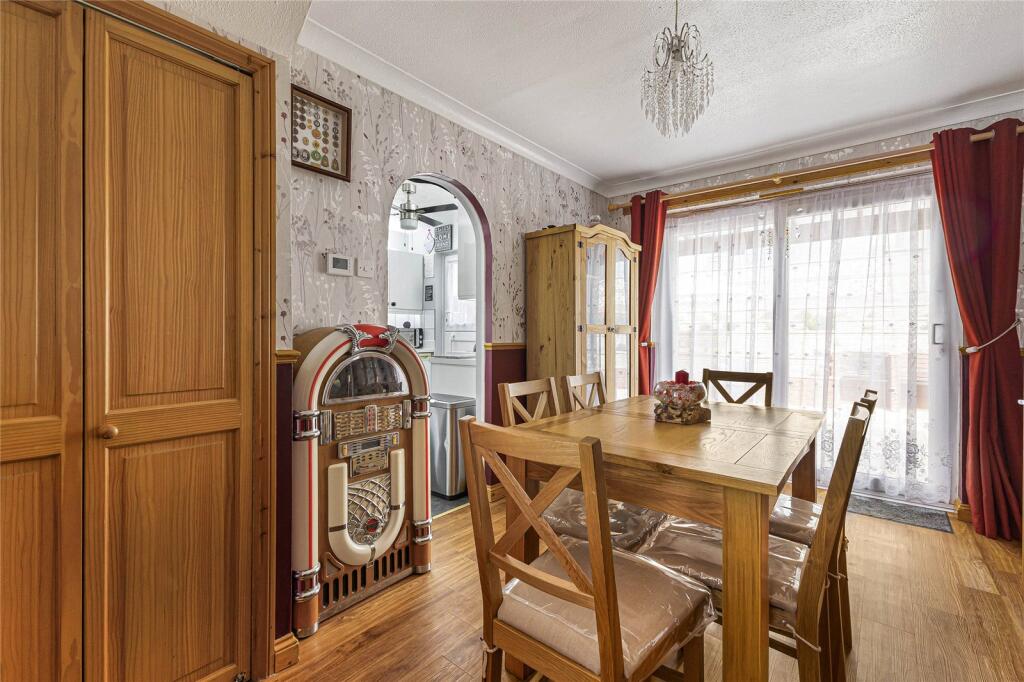 House in Rochester, Cuxton - View 4