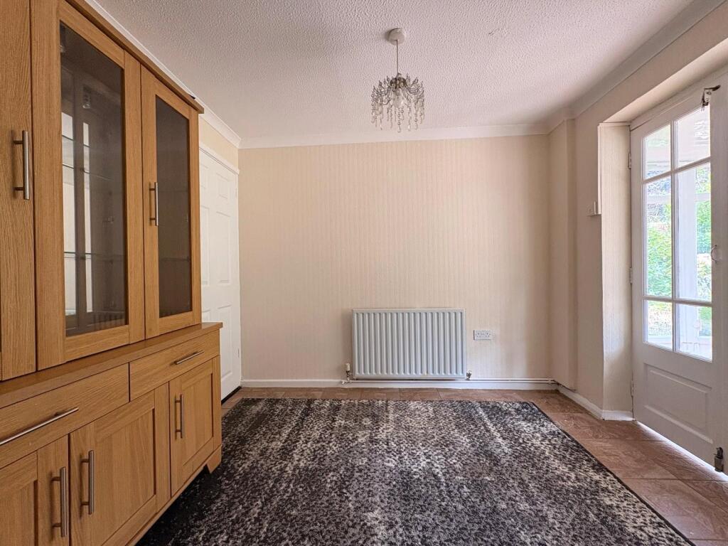 House in Daventry, Headlands - More
