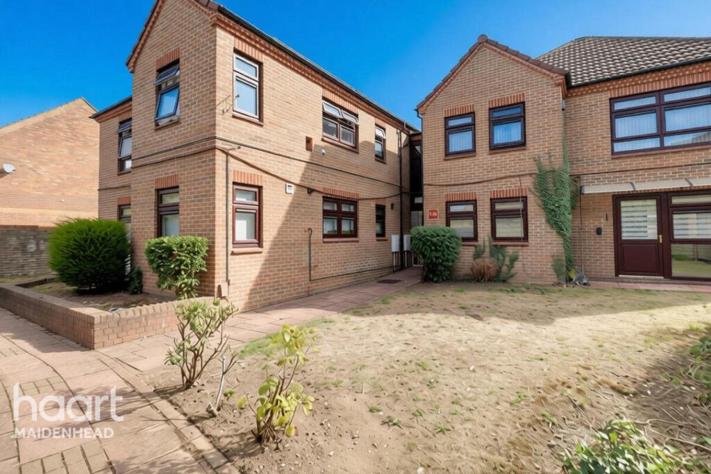 Apartment in Slough - View 2