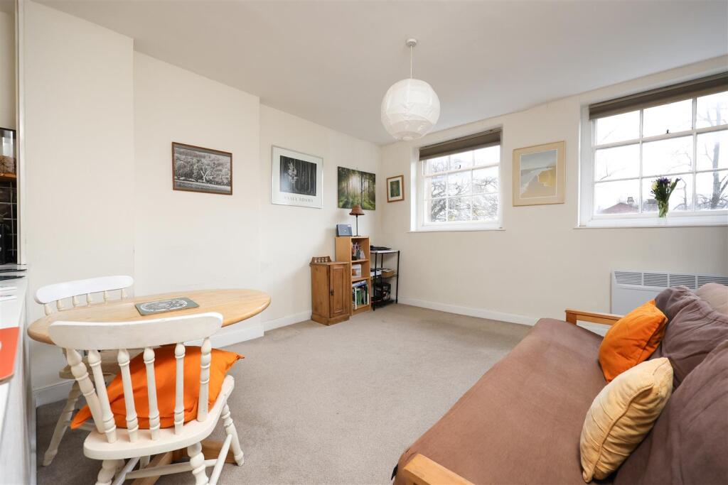 Apartment in Bristol, Clifton Village, Hotwells - More