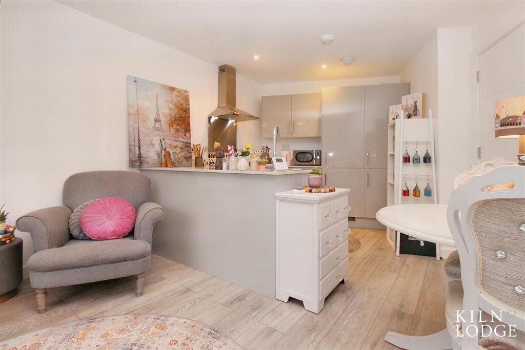 Apartment in Chelmsford, Moulsham - View 5