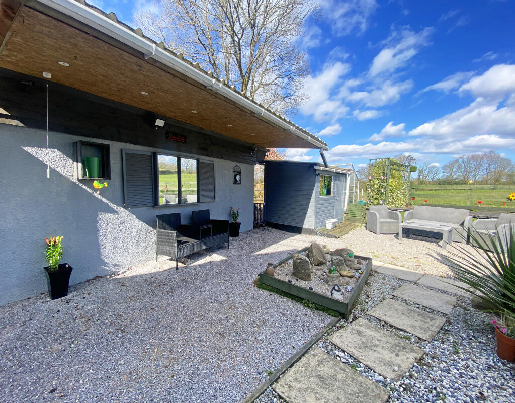 Heol Uchaf, Nelson, Treharris, CF46 6NT photo 4