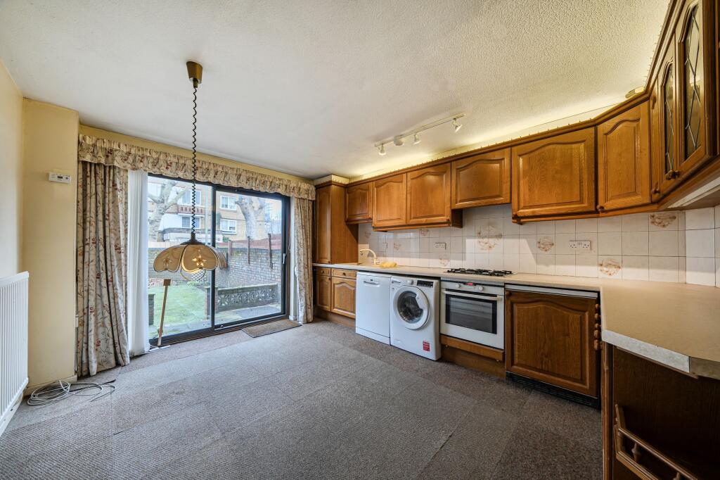 Frankland Close, London, SE16 photo 2