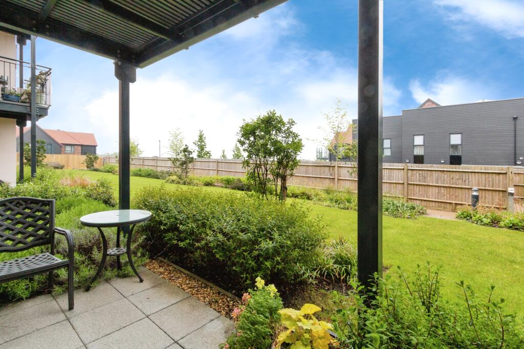 Shortwood Copse Lane, Basingstoke, Hampshire, RG23 photo 3