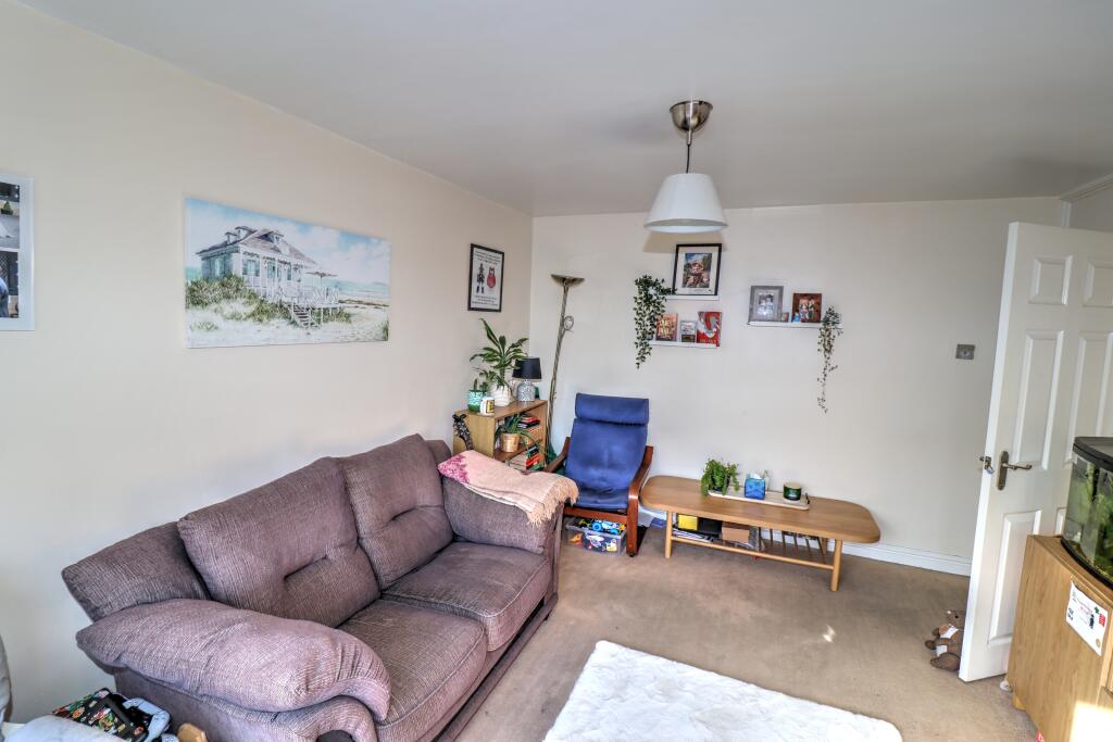Alison Grove, Manchester, M30 photo 3