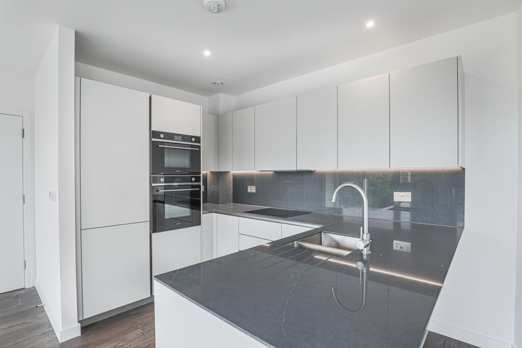 Apartment in London, Manor House, Stoke Newington - View 3