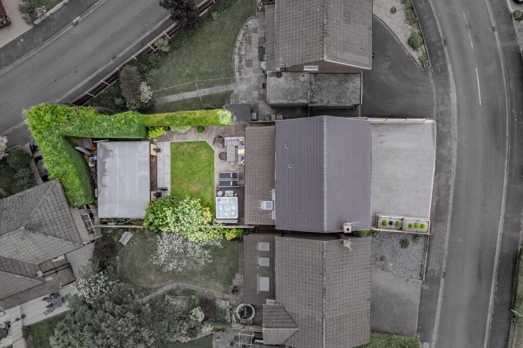 Brisbane Close, Bramhall, SK7 photo 3