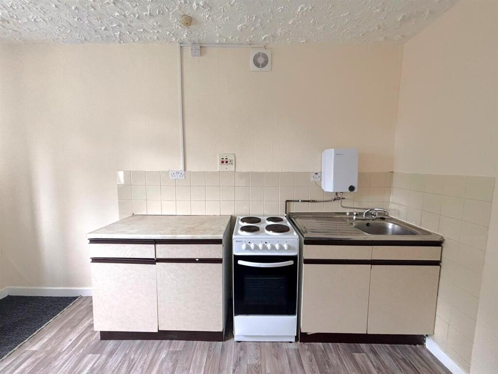 House in Wolverhampton - View 5