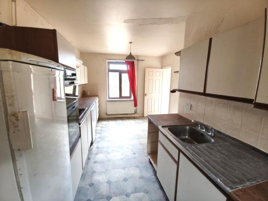 House in Gloucester, Abbotswood, Brockworth - View 4
