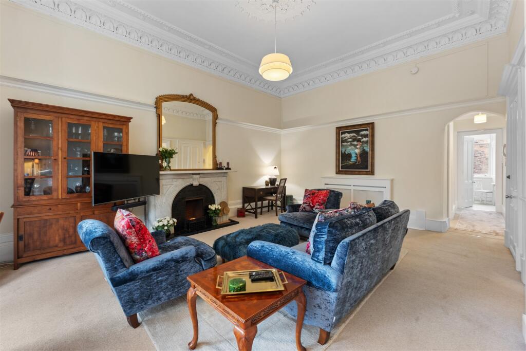 Apartment in Glasgow, Dowanhill - View 3