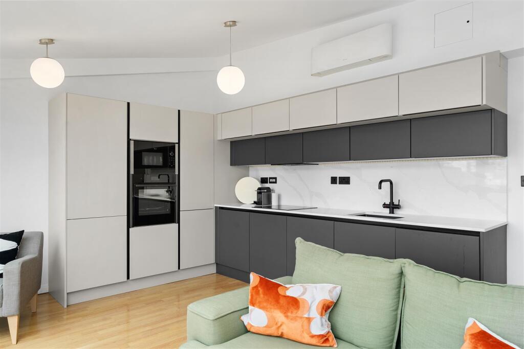 Apartment in Liverpool - View 4
