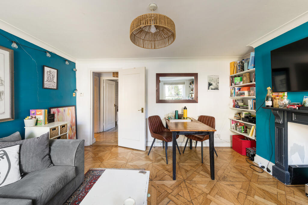 Apartment in London - More