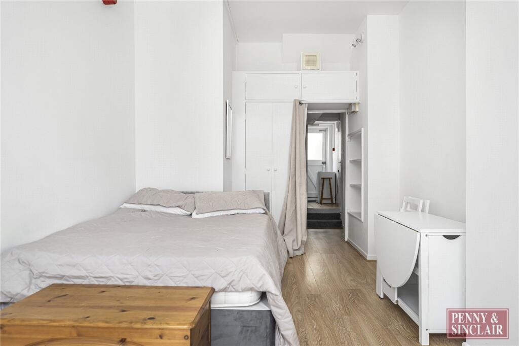 Main image of property: North Parade, North Oxford
