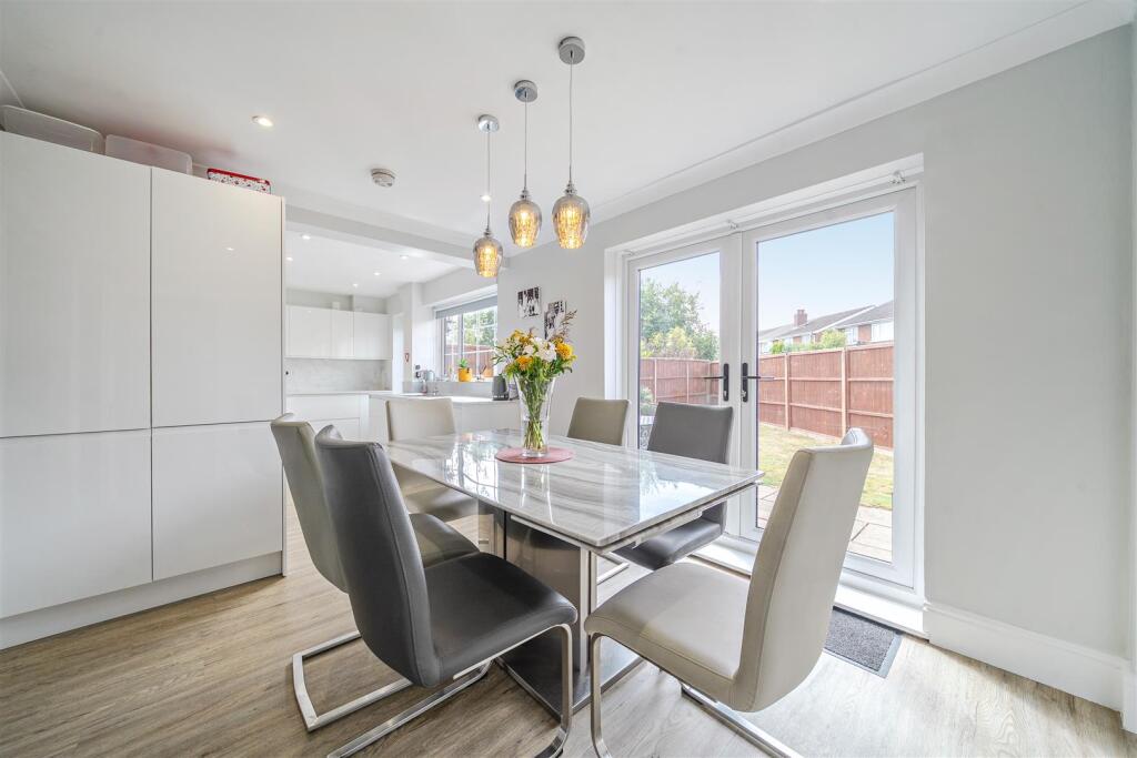House in Hart, Yateley - View 3