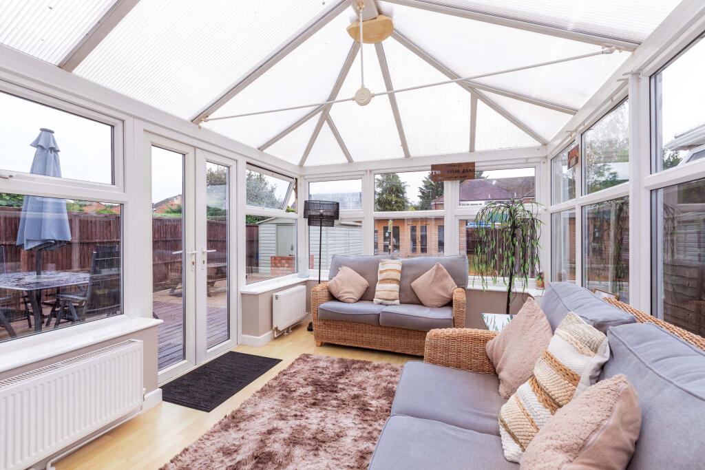 House in Slough - View 5