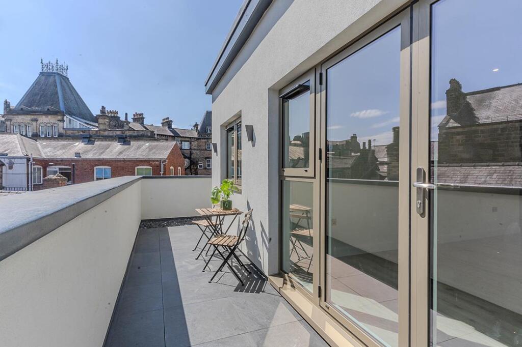 2-bed flat on 31a Cambridge Street, Harrogate, £450,000