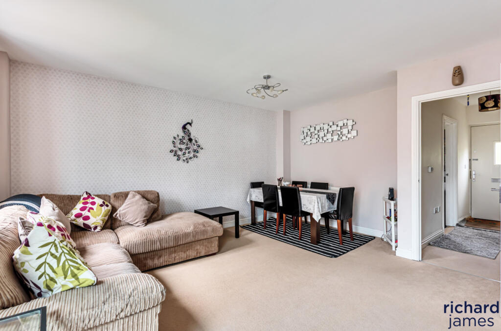 Casterbridge Road, Haydon End, Swindon, SN25 photo 4