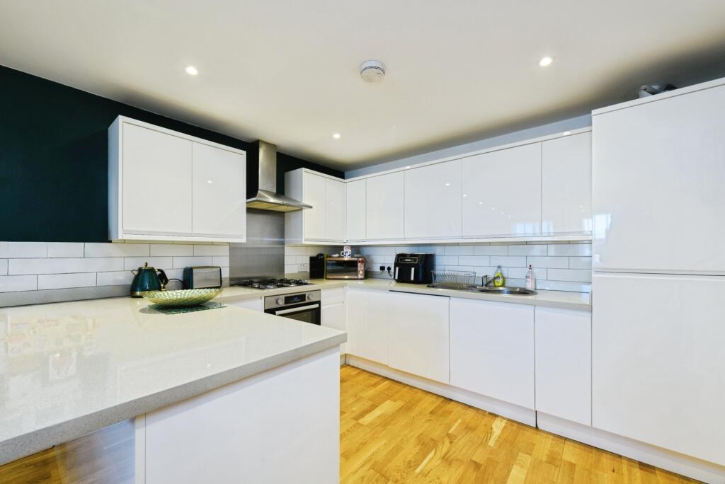 520a London Road photo 2