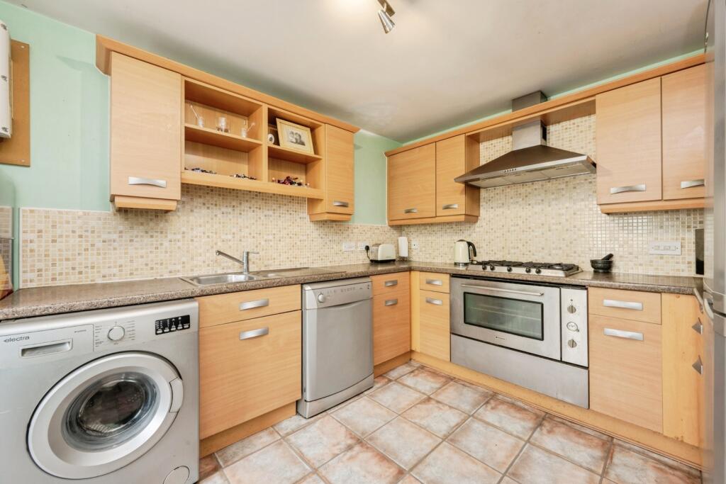 House in Elstow, Bedford - View 3