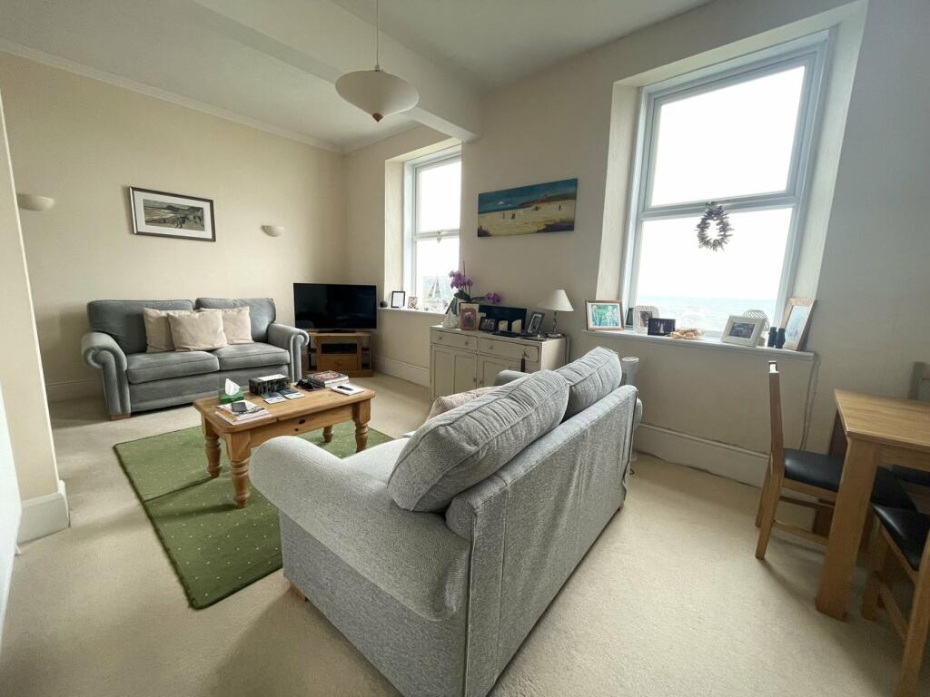 Highcliffe Close, Seaton, Devon, EX12 photo 3
