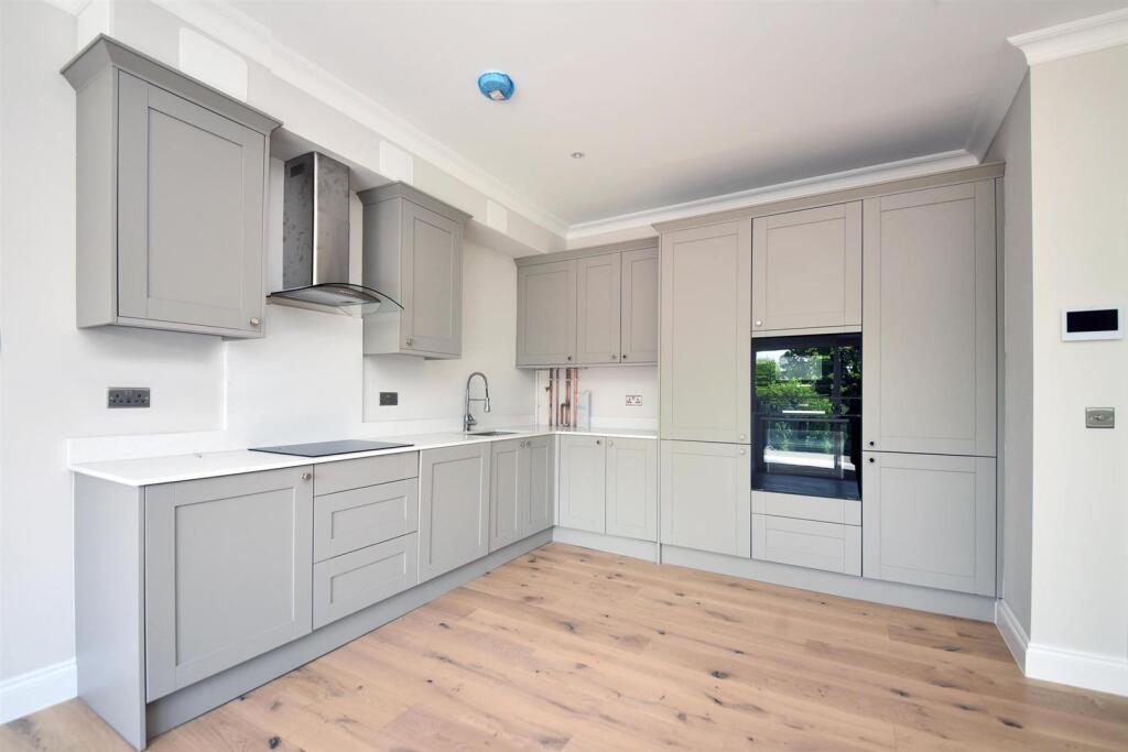 Main image of property: Flat 6 Grantley Court - York Road, Cheam, Sutton SM2