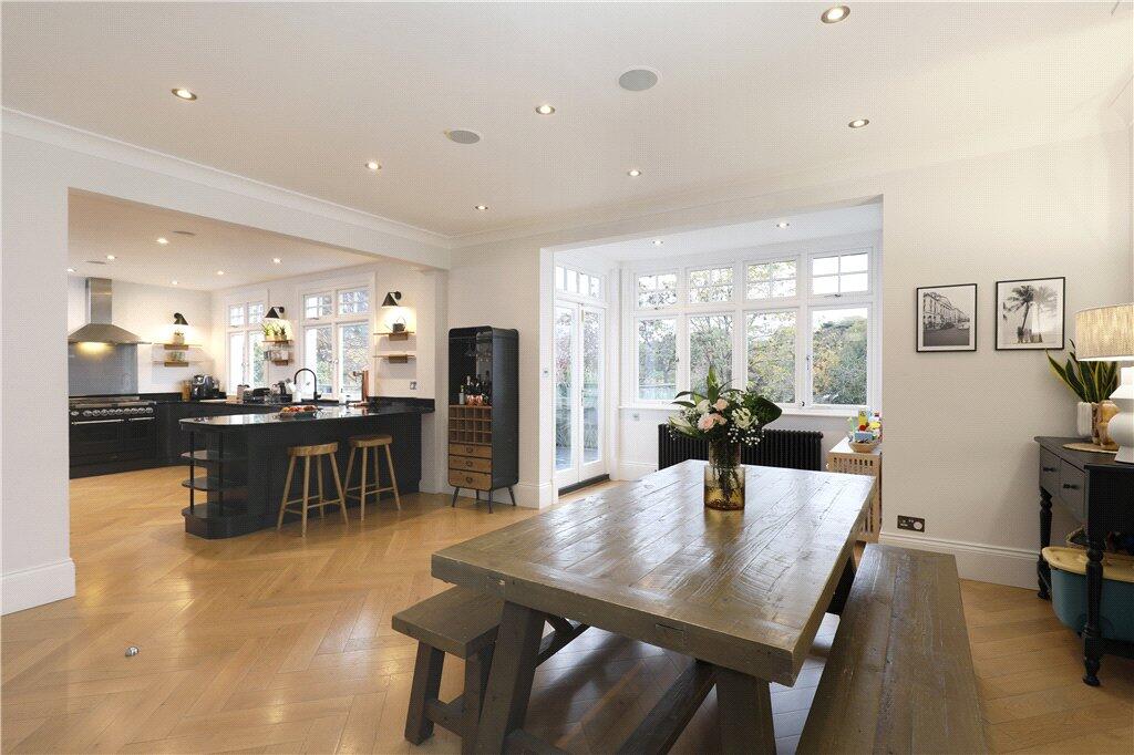 House in London, Cottenham Park, Raynes Park - More