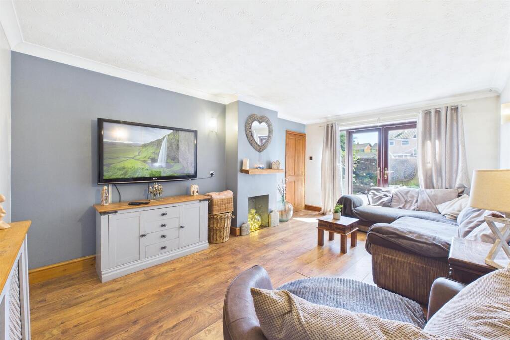 Stocks Loke, Cawston - View 2
