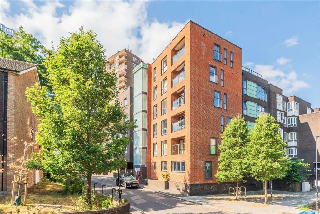 Main image of property: Meadow Row, Elephant & Castle