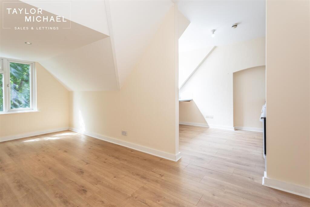 Apartment in Brighton - View 2