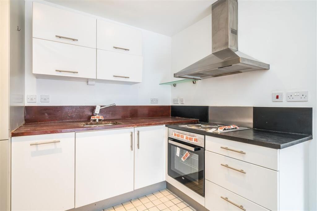 Apartment in London - More