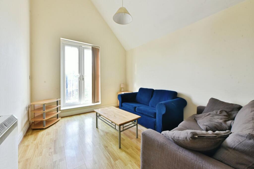 Apartment in Manchester, Whalley Range - View 5