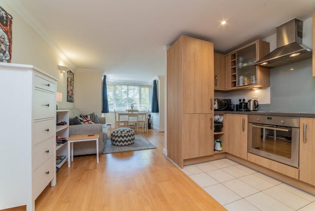 Apartment in Hemel Hempstead - View 4