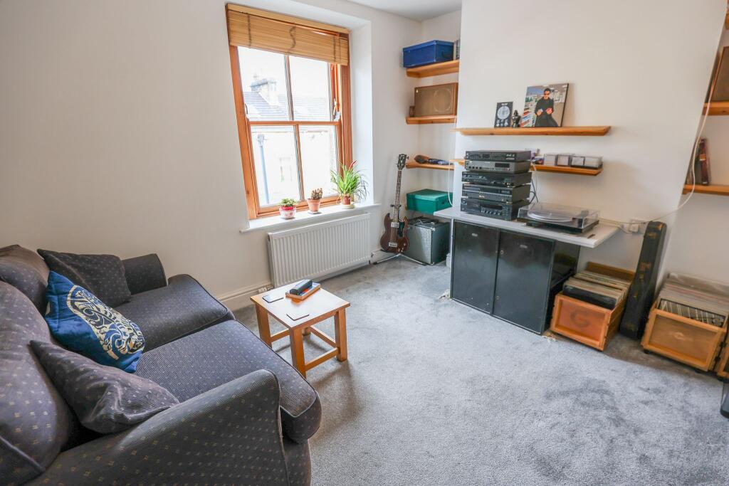 House in Lancaster, Freehold, Bulk - More