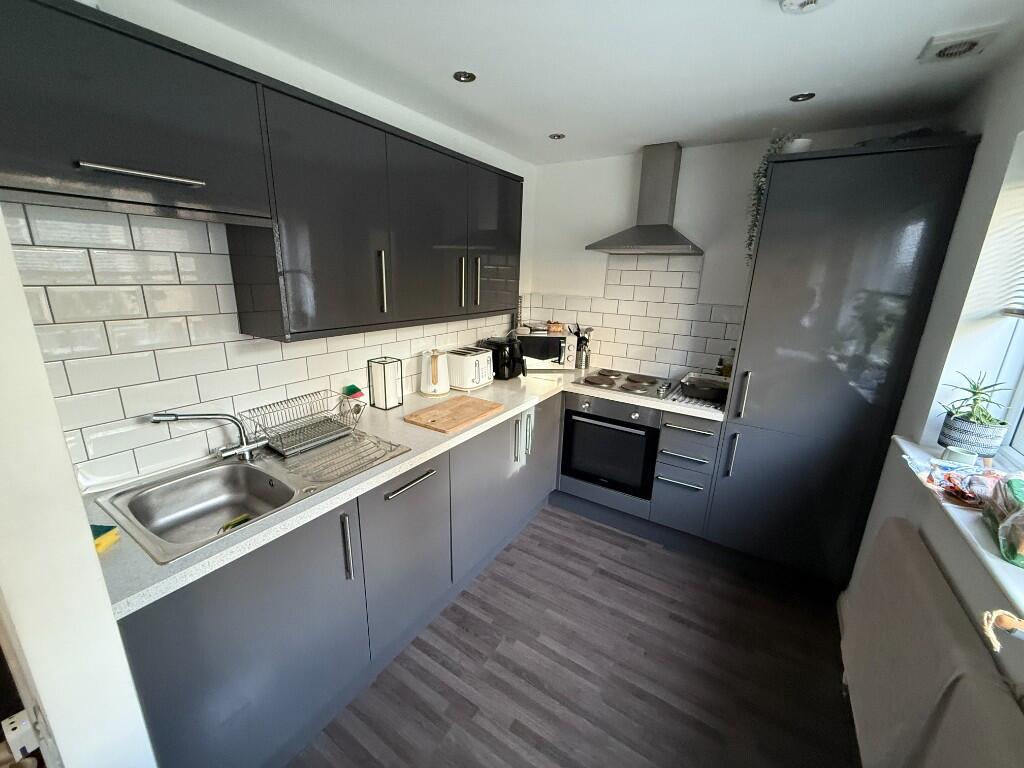 2 Julian Way, Sheffield, S9 1GD photo 3