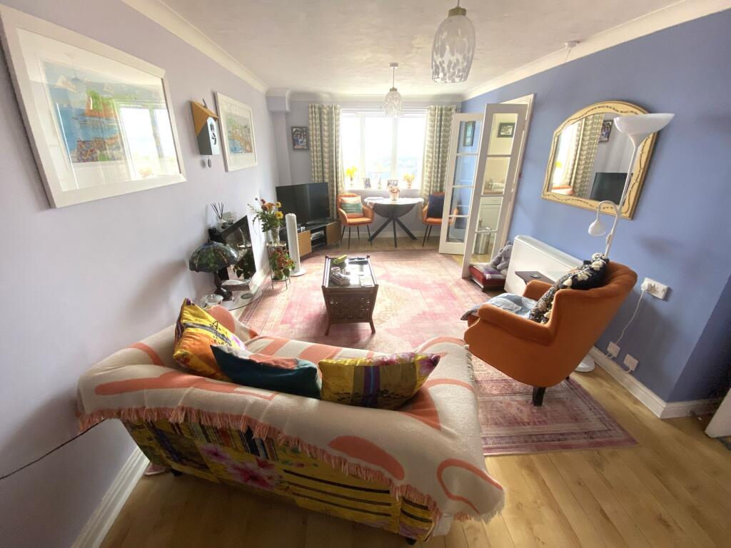 Apartment in Torquay - More