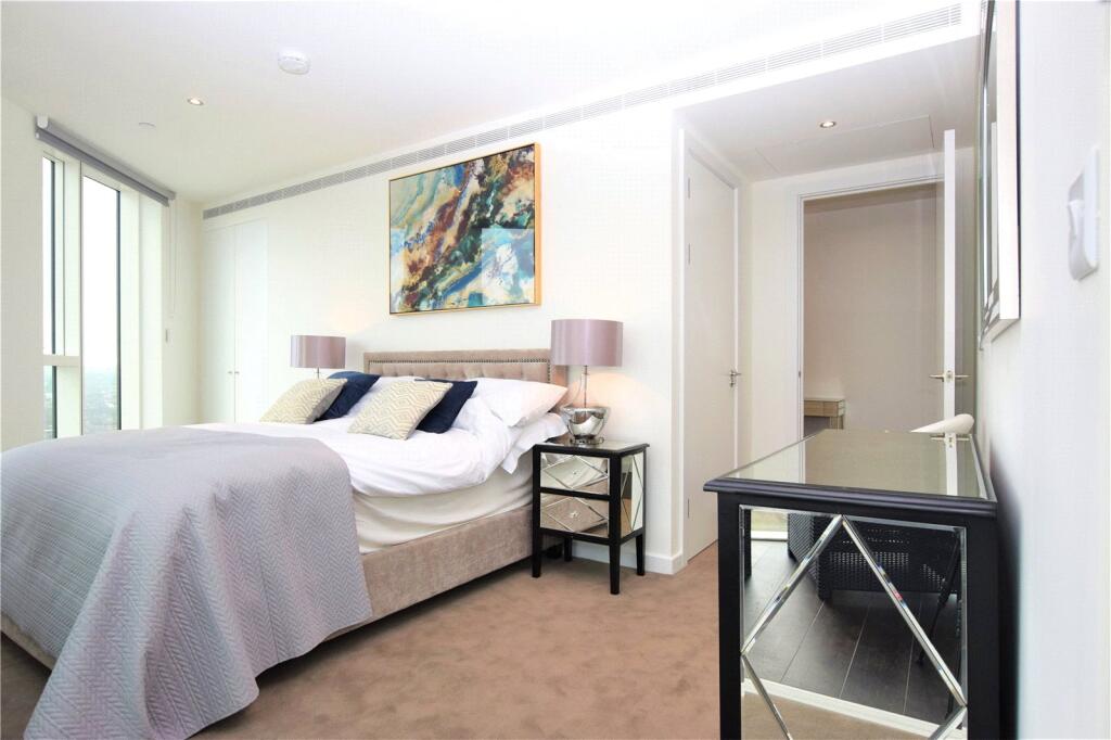 Apartment in London, Vauxhall - View 3