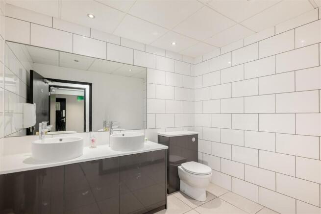 Unit 8&amp;9 Lauriston Park 2436-17.jpg
