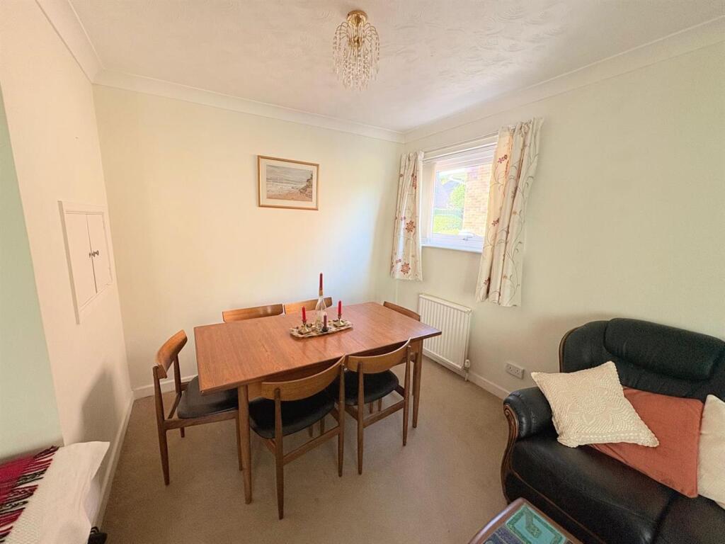 House in Southampton - More