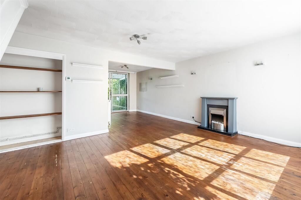 House in Redhill - View 5