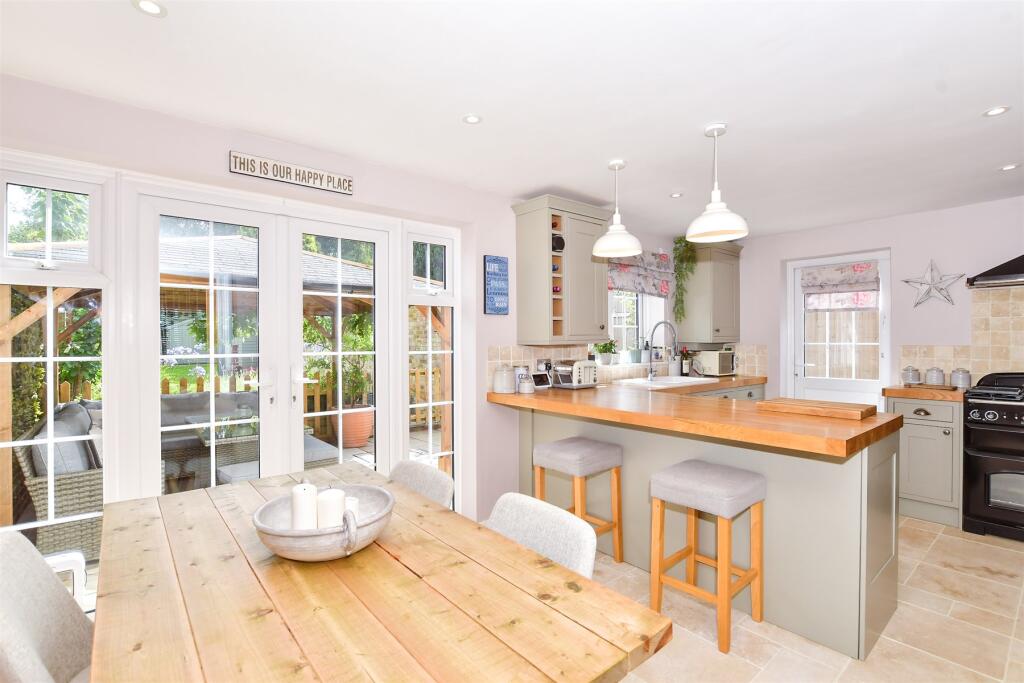 House in Maidstone, Loose - View 3