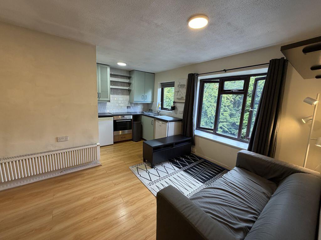 Apartment in Birmingham, West Midlands - View 4